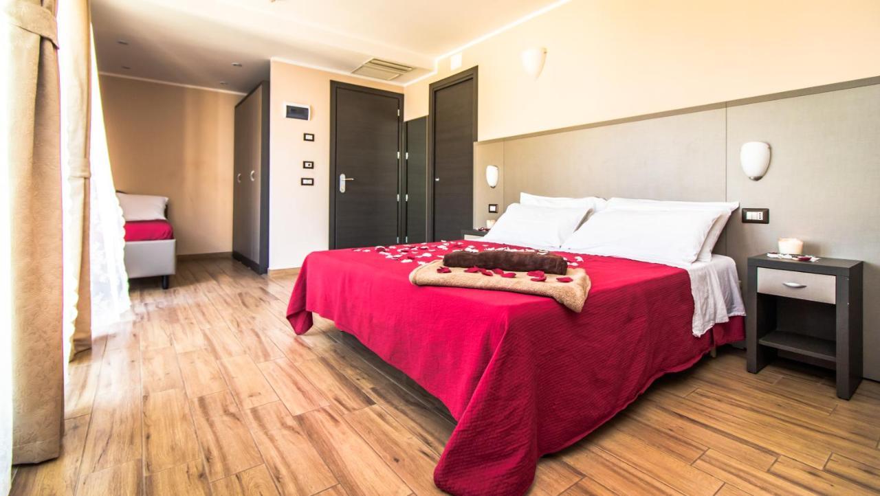 Hotel London Каттолика Экстерьер фото