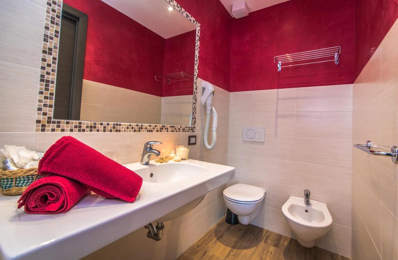 Hotel London Каттолика Экстерьер фото