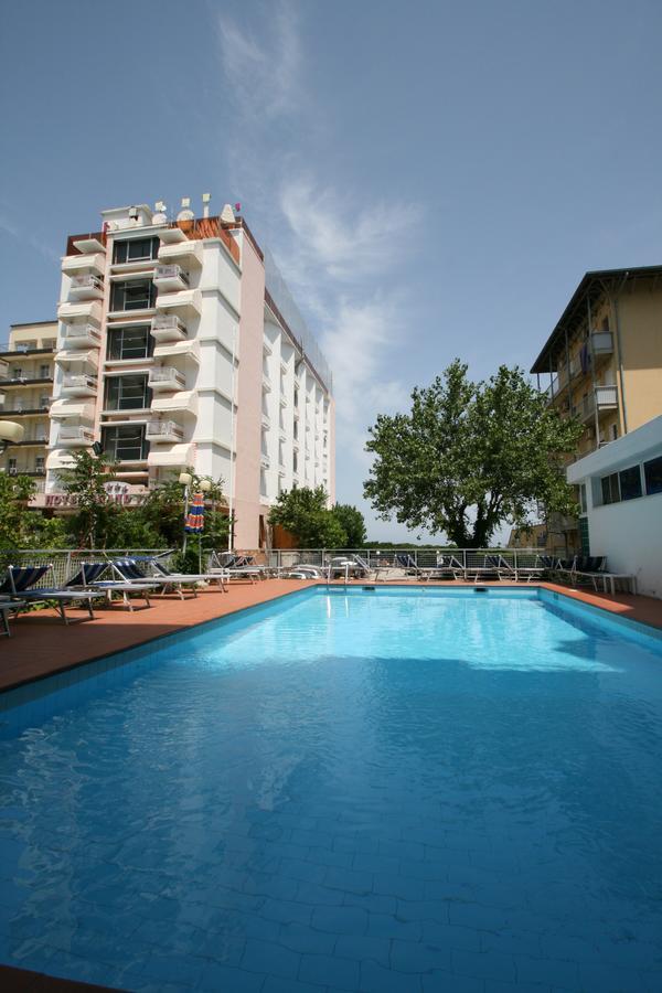 Hotel London Каттолика Экстерьер фото