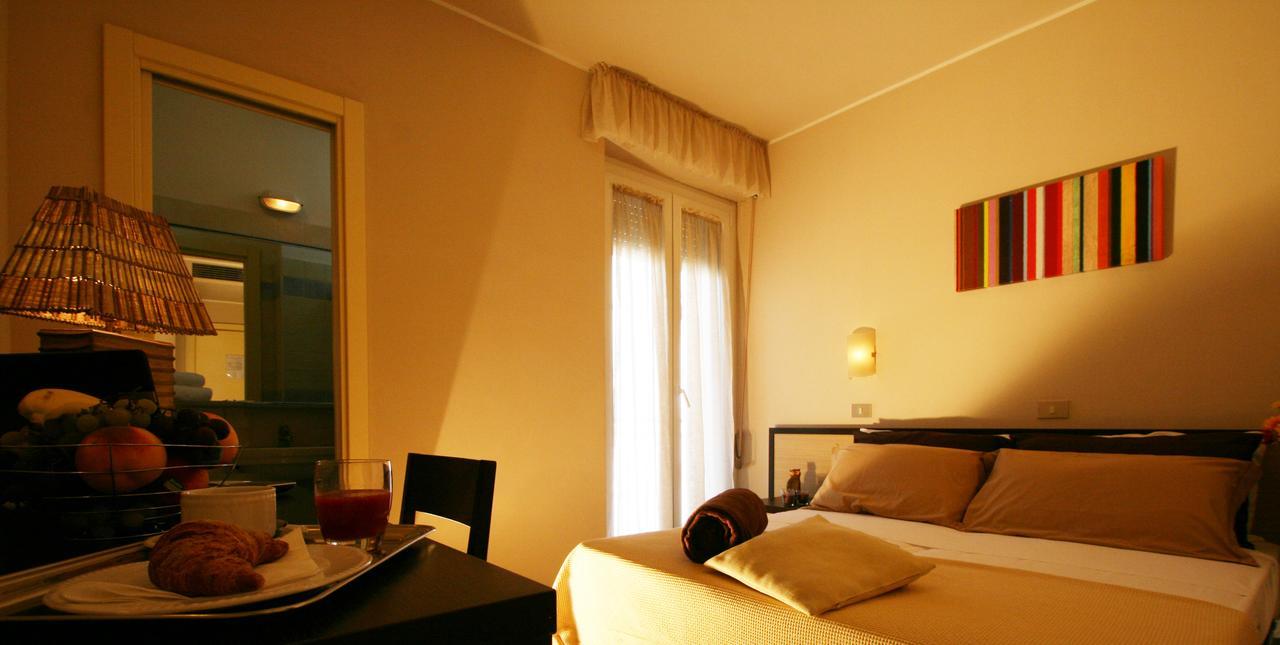 Hotel London Каттолика Экстерьер фото