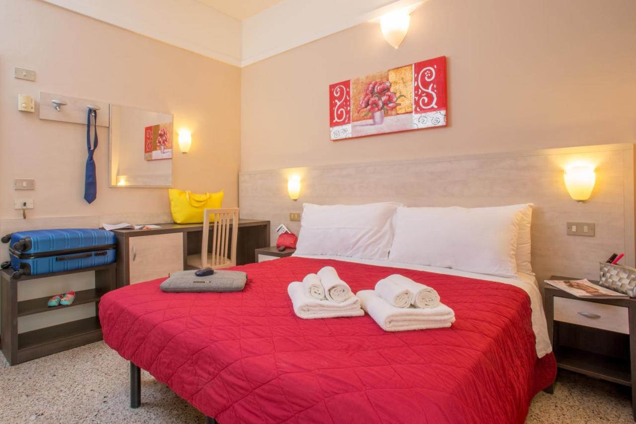 Hotel London Каттолика Экстерьер фото